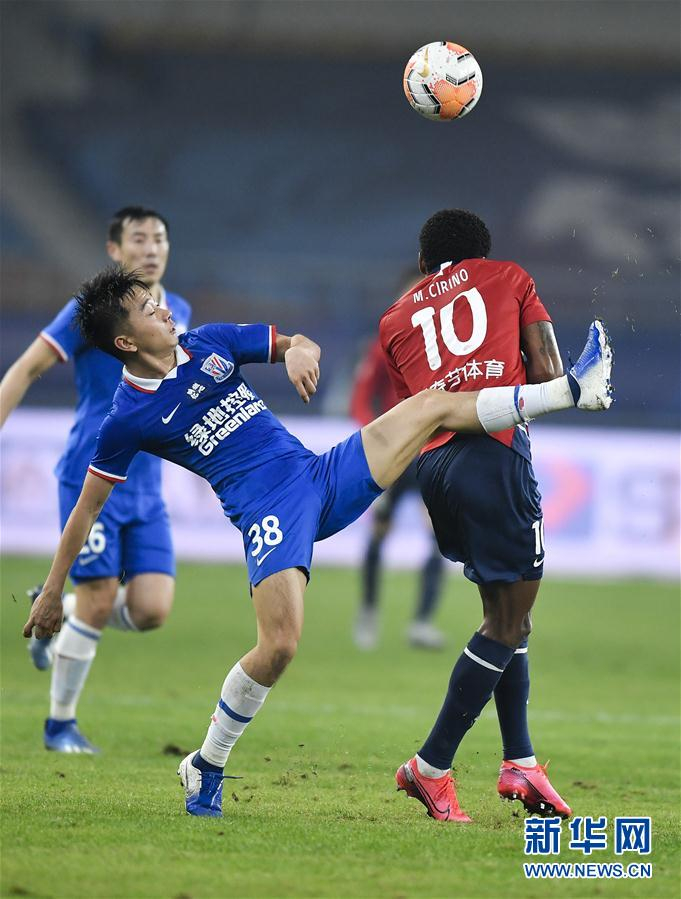 关于加时末段突围战来临，夏洛特黄蜂围绕中超豪取连胜，赛场秩序良好，临场指挥获称赞的信息